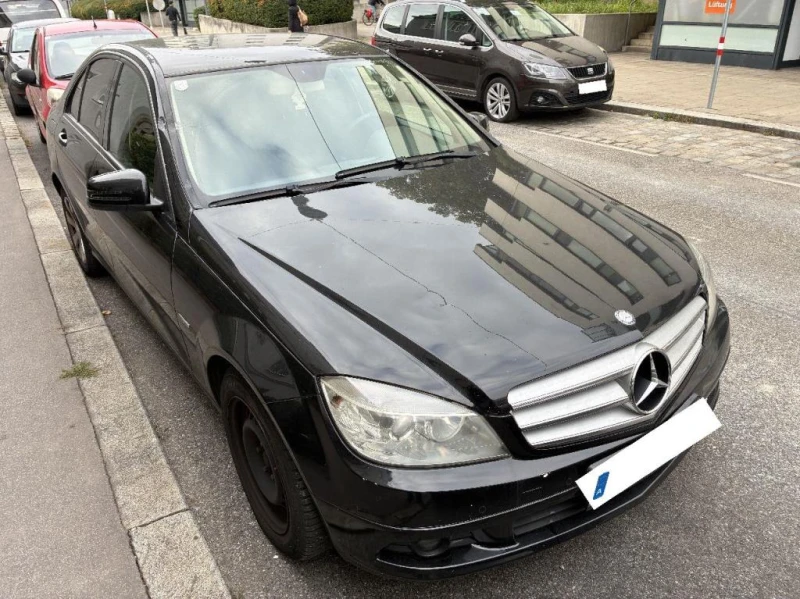 Mercedes-Benz C 220 CDI 170 к.с Климатроник Парктроник Подрев Седан, снимка 4 - Автомобили и джипове - 52903233