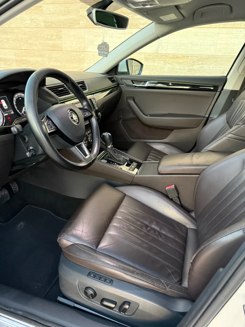 Skoda Superb L&K 4x4 190 HP, снимка 10 - Автомобили и джипове - 53296967