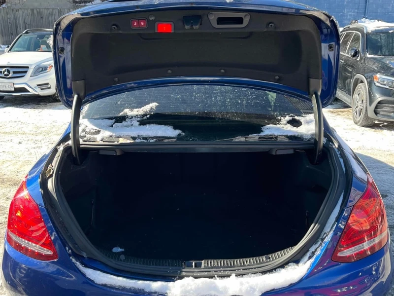 Mercedes-Benz C 43 AMG * CARFAX * БЕЗ ПЪРВОНАЧАЛНА ВНОСКА, снимка 7 - Автомобили и джипове - 53307613