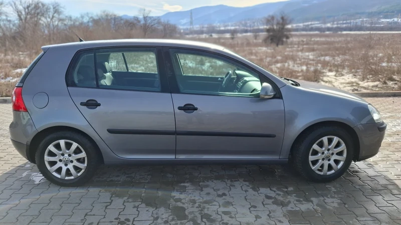 VW Golf 1.6, снимка 2 - Автомобили и джипове - 53534620
