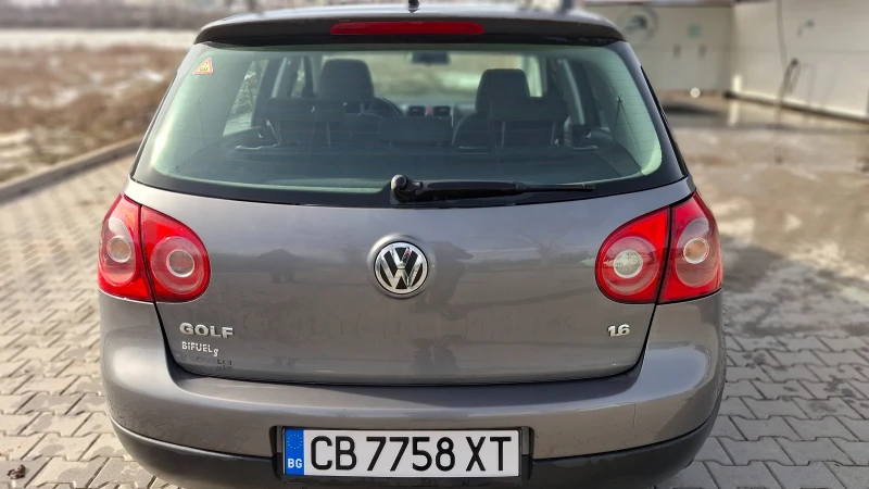VW Golf 1.6, снимка 5 - Автомобили и джипове - 53534620