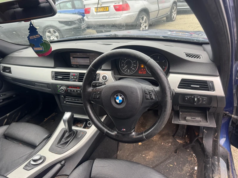 BMW 330 Д 231кс, снимка 5 - Автомобили и джипове - 53541536