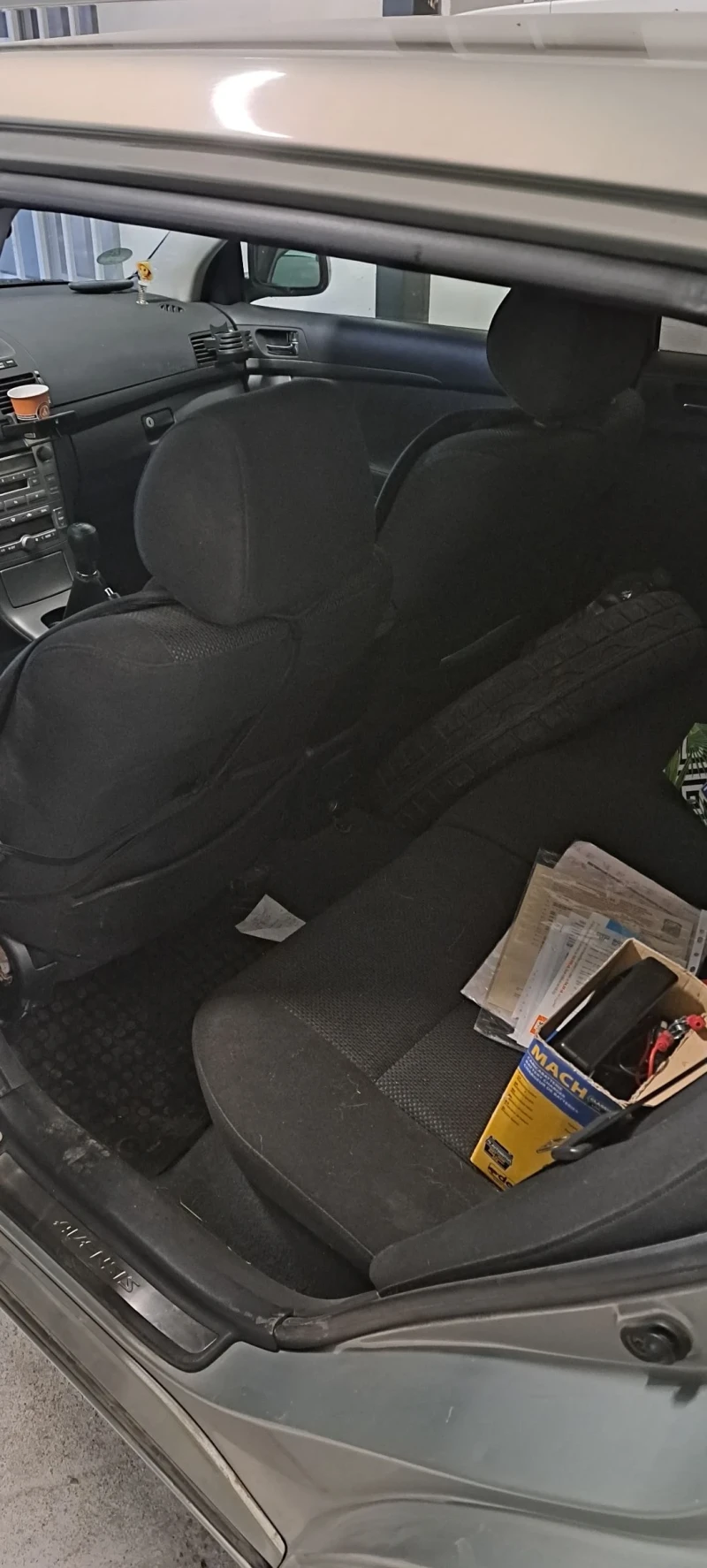 Toyota Avensis, снимка 5 - Автомобили и джипове - 53571469