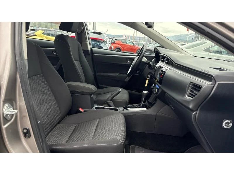 Toyota Corolla SDN 1.6P CVT EXECUTIVE, снимка 6 - Автомобили и джипове - 53275809