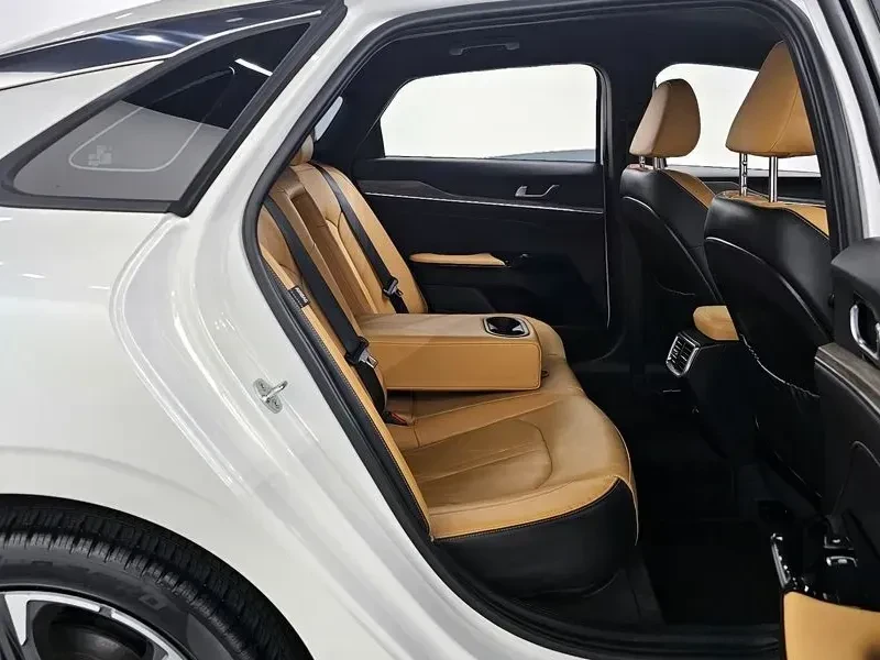 Kia K5 * 3Rd Generation * 2.0 * Noblesse, снимка 10 - Автомобили и джипове - 55058109