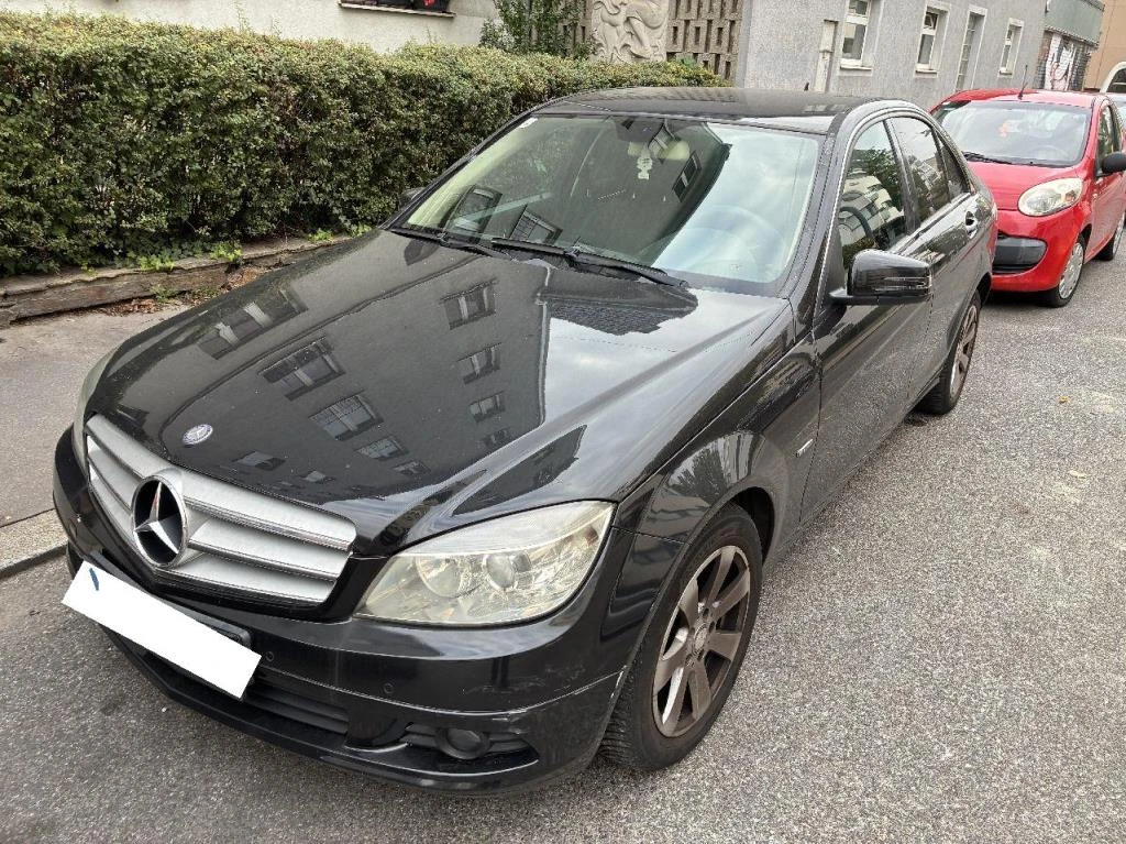 Mercedes-Benz C 220 CDI 170 к.с Климатроник Парктроник Подрев Седан, снимка 1