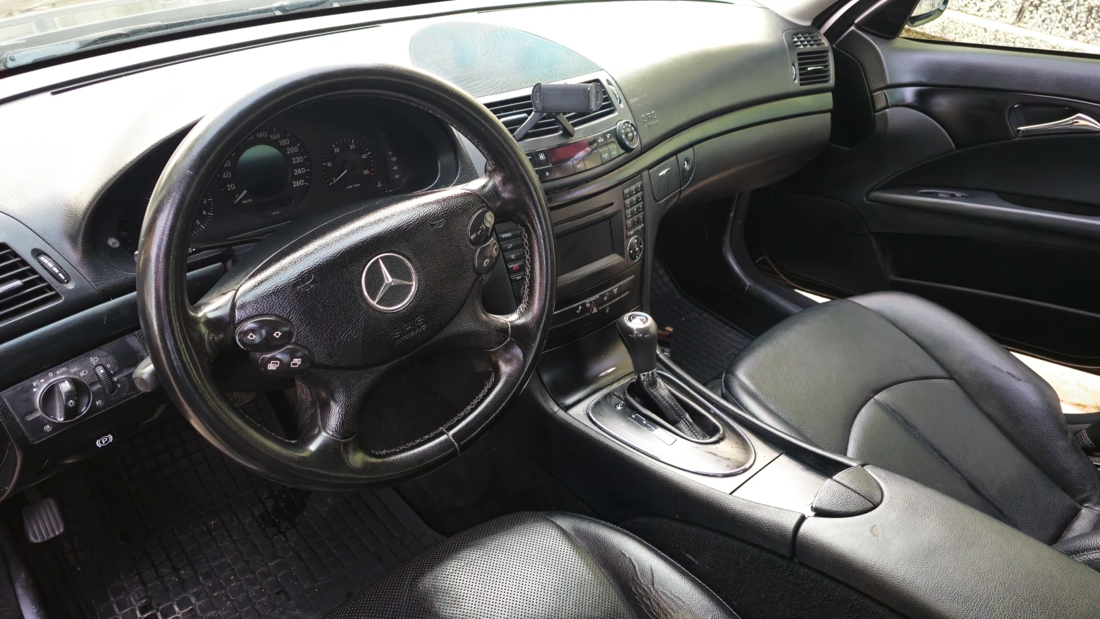 Mercedes-Benz E 200  - изображение 5