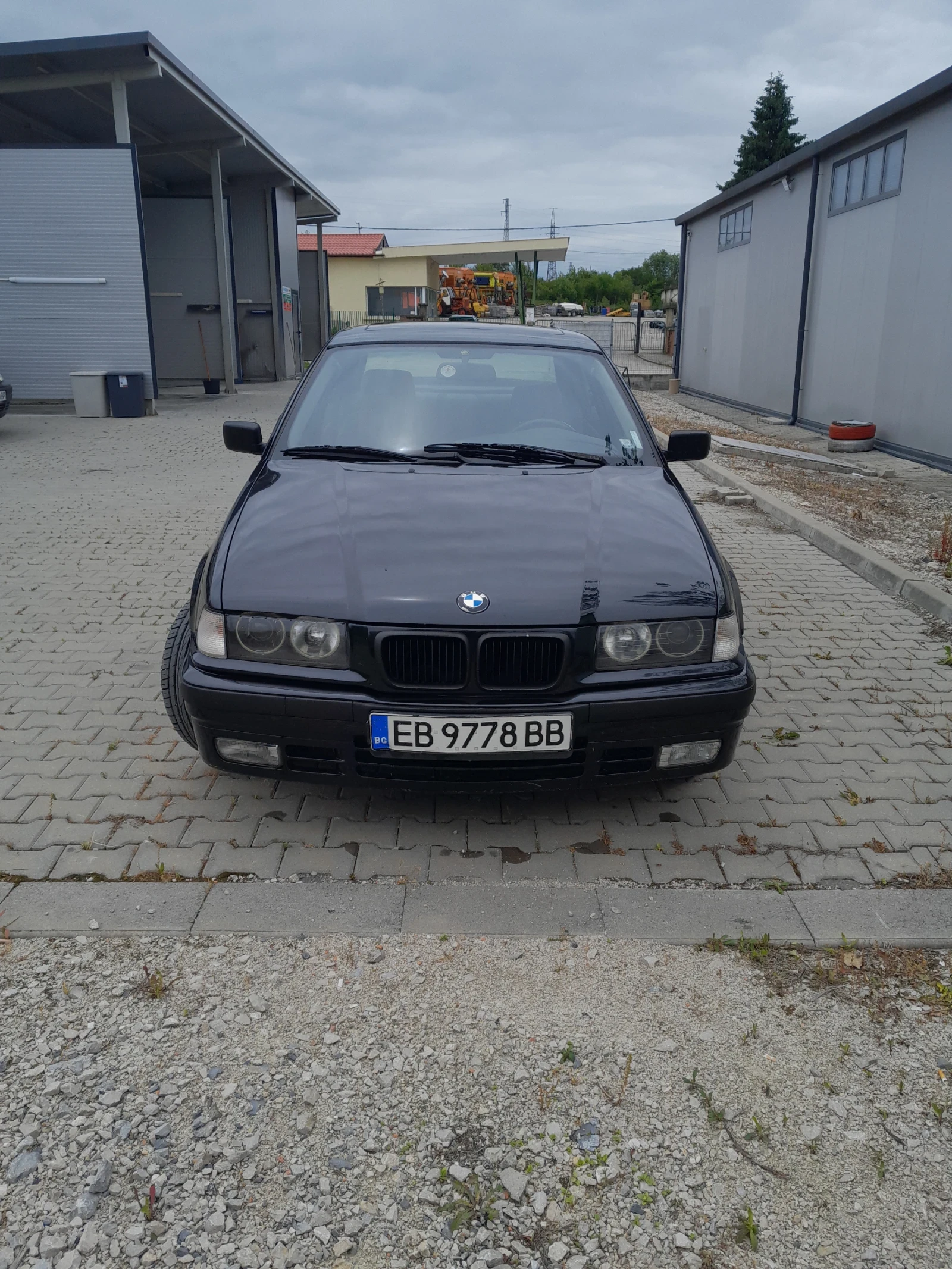 BMW 318 1.8 is - изображение 2