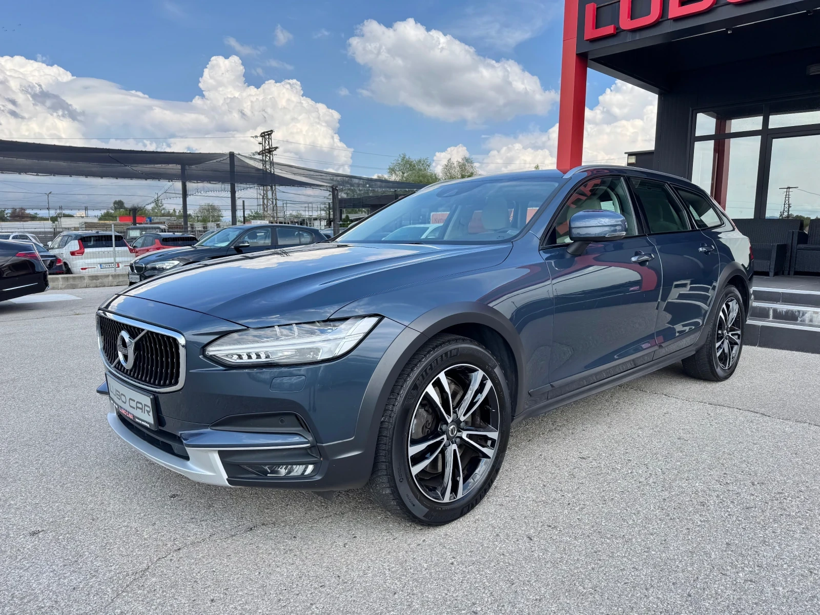 Volvo V90 Cross Country 2.0D-D5-235к.с.-AWD-ПАНОРАМА-ОБДУХВАНЕ-FULL FULL - изображение 2