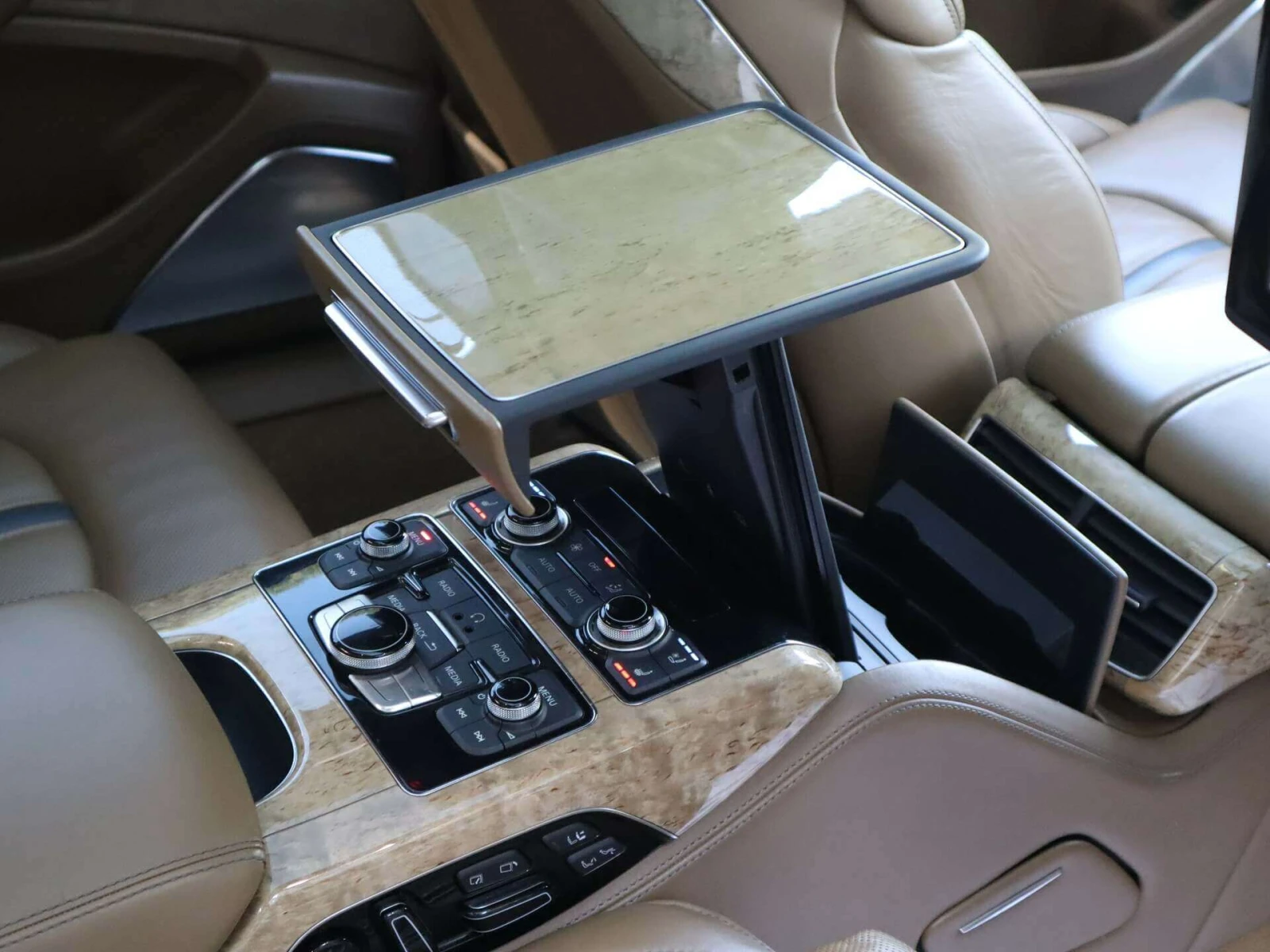 Audi A8 4.0TFSI/LONG/Design Selection/Bang&Olufsen/RSE/ | Mobile.bg   15