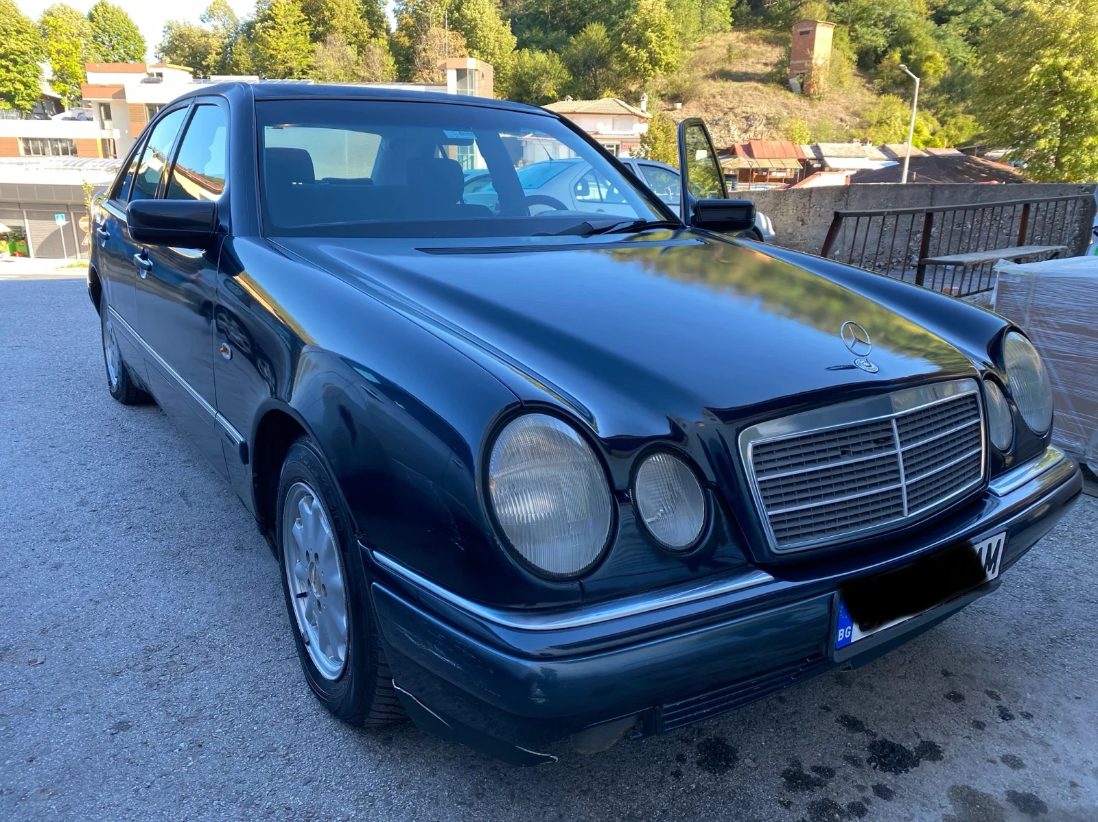 Mercedes-Benz E 220  - изображение 3