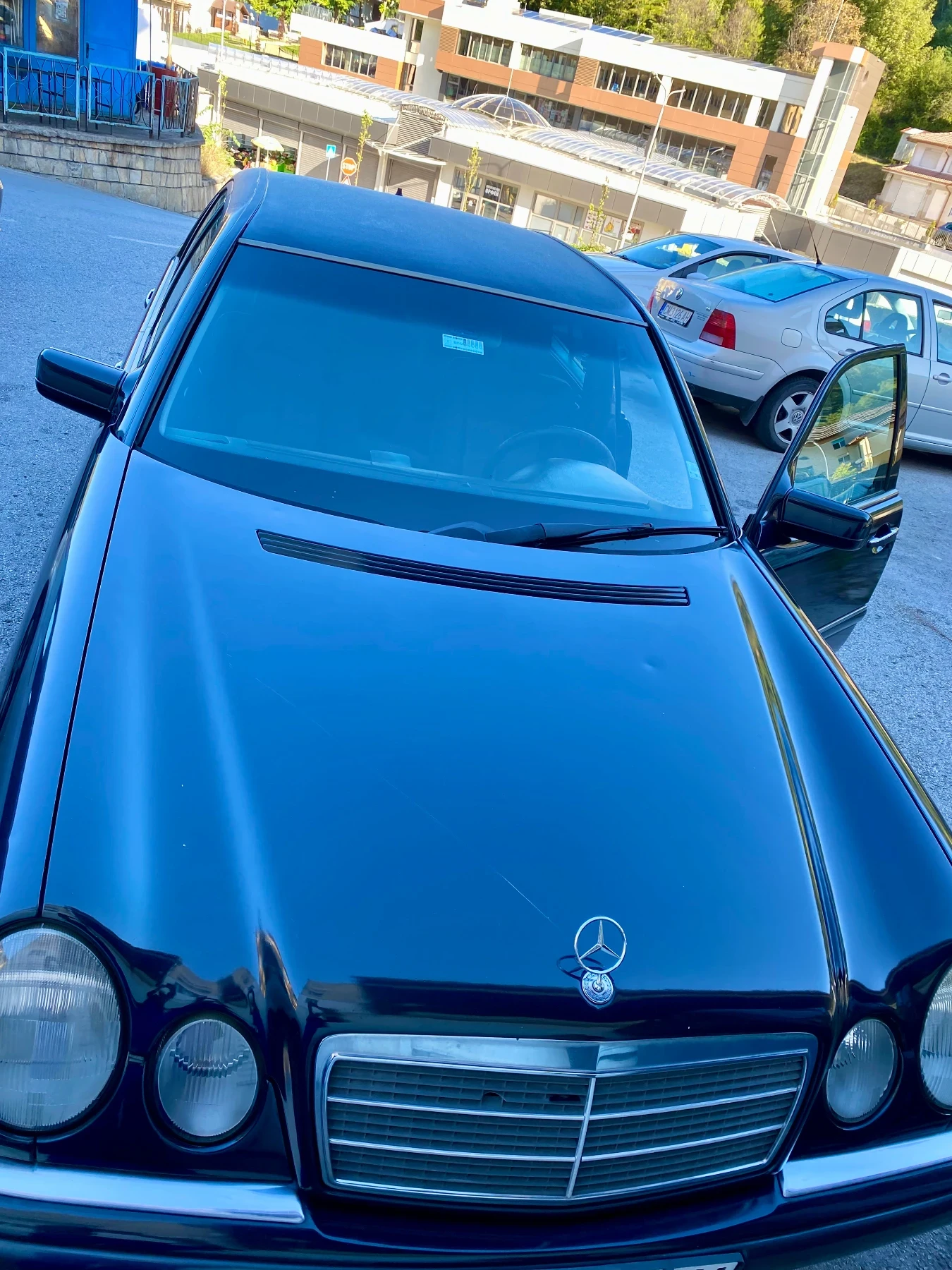 Mercedes-Benz E 220  - изображение 4