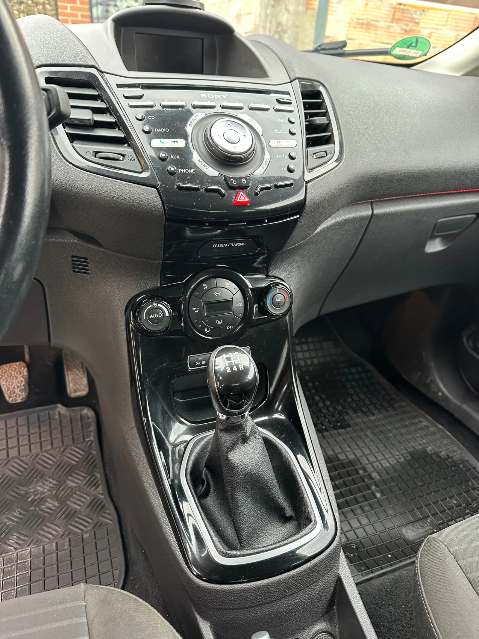 Ford Fiesta  - изображение 10