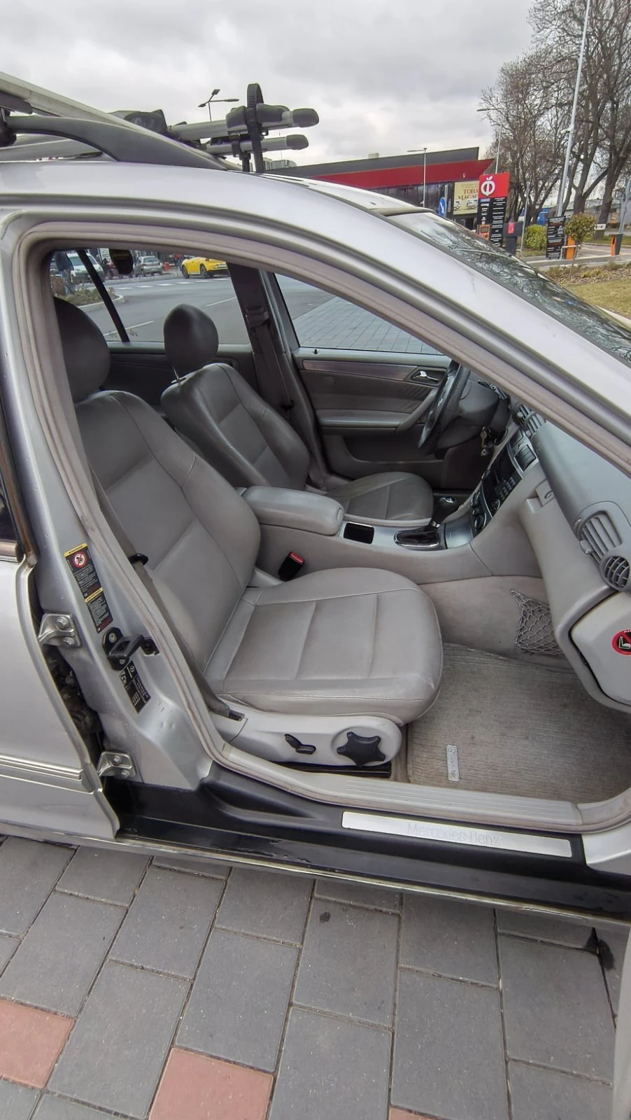 Mercedes-Benz C 220, снимка 9 - Автомобили и джипове - 54001301