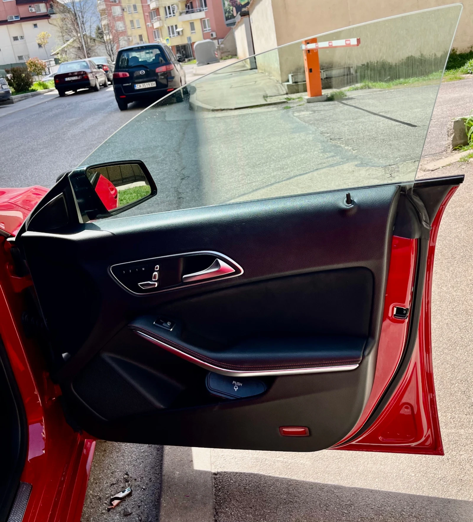 Mercedes-Benz CLA 220 /AMG/4x4/PANORAMA/KAMERA/NAVI/FULL, снимка 17 - Автомобили и джипове - 54227368