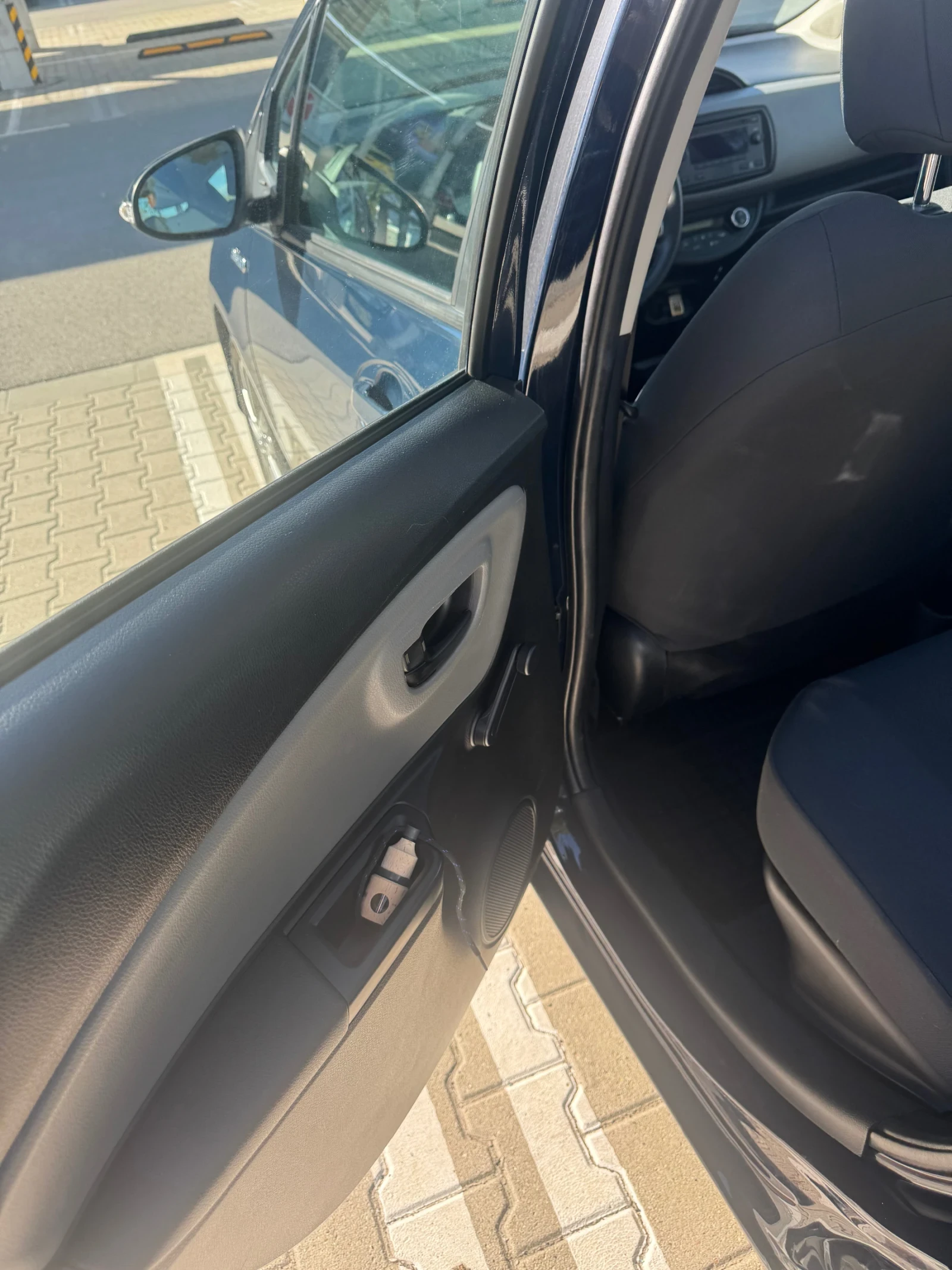 Toyota Yaris, снимка 15 - Автомобили и джипове - 54305542