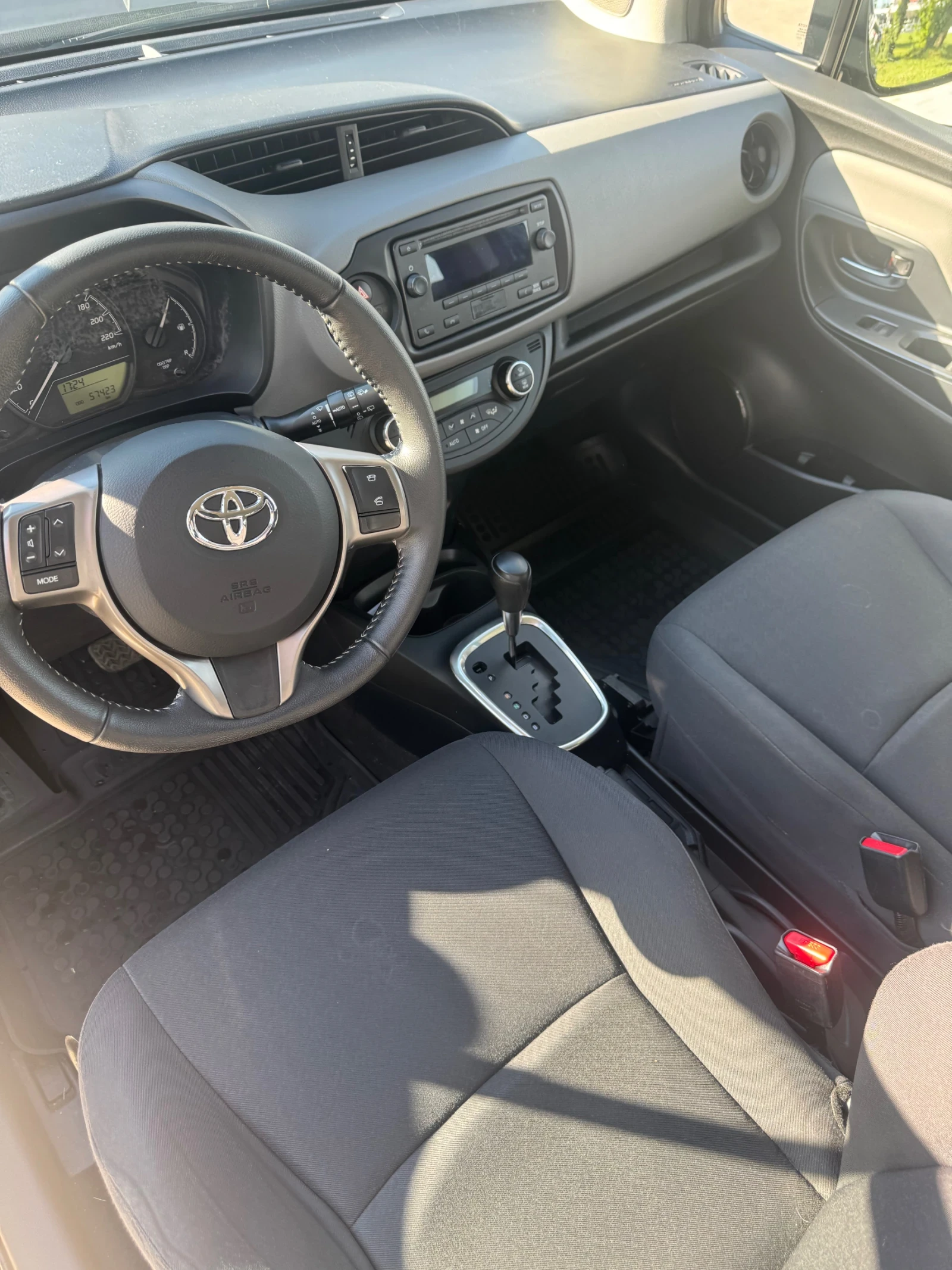 Toyota Yaris, снимка 17 - Автомобили и джипове - 54305542