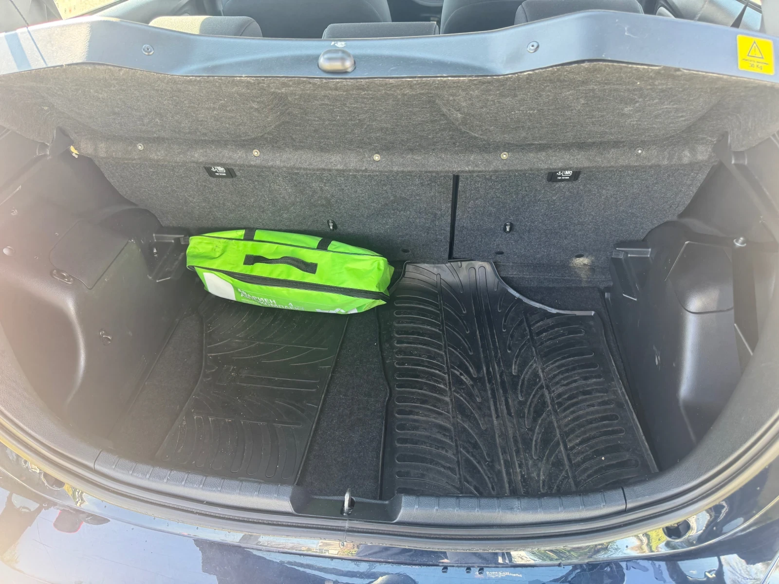 Toyota Yaris, снимка 13 - Автомобили и джипове - 54305542