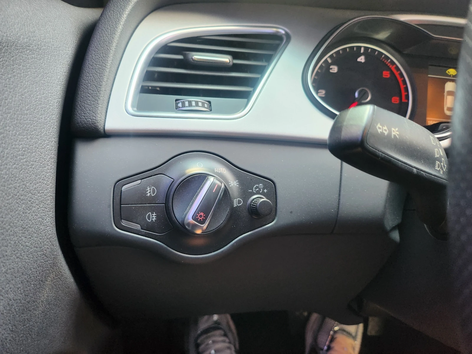 Audi A4 30 TDI* ПОДГРЕВ, снимка 16 - Автомобили и джипове - 54875317