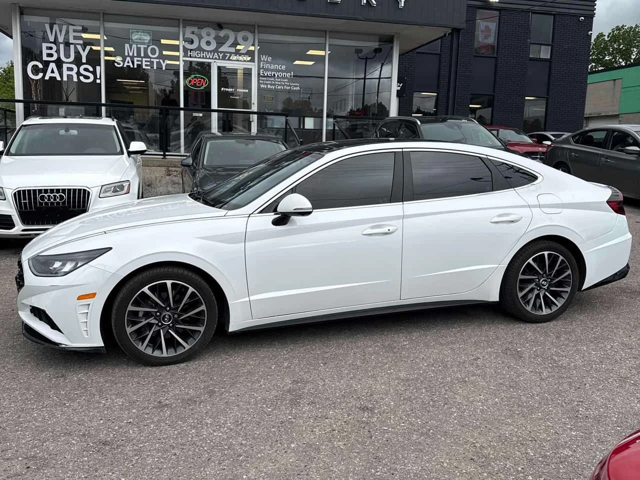 Hyundai Sonata * Luxury * АВТОКРЕДИТ БЕЗ ПЪРВОНАЧАЛНА ВНОСКА* , снимка 2 - Автомобили и джипове - 54967023