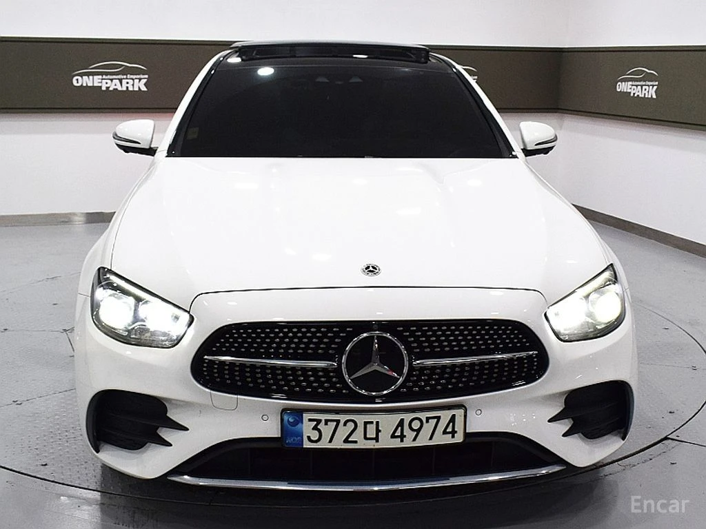 Mercedes-Benz E 350 AMG* LINE* 4MATIC* BURMESTER* ДИСТРОНИК* ХЕДЪП* 36, снимка 3 - Автомобили и джипове - 55571150