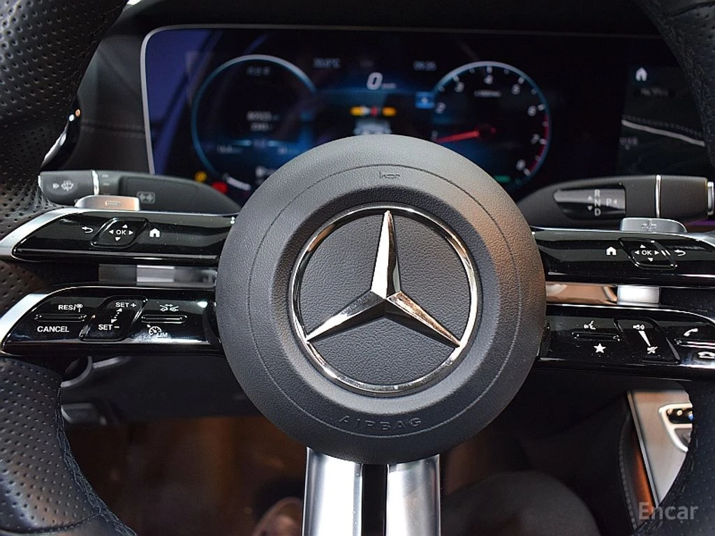 Mercedes-Benz E 350 AMG* LINE* 4MATIC* BURMESTER* ДИСТРОНИК* ХЕДЪП* 36, снимка 5 - Автомобили и джипове - 55571150