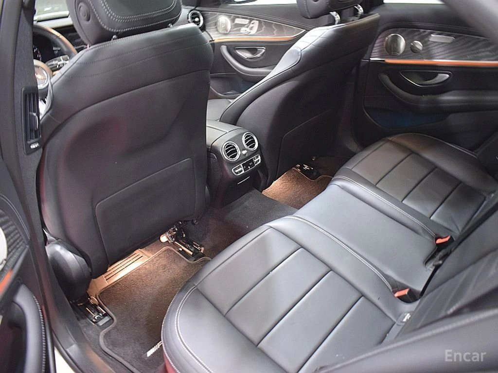 Mercedes-Benz E 350 AMG* LINE* 4MATIC* BURMESTER* ДИСТРОНИК* ХЕДЪП* 36, снимка 12 - Автомобили и джипове - 55571150