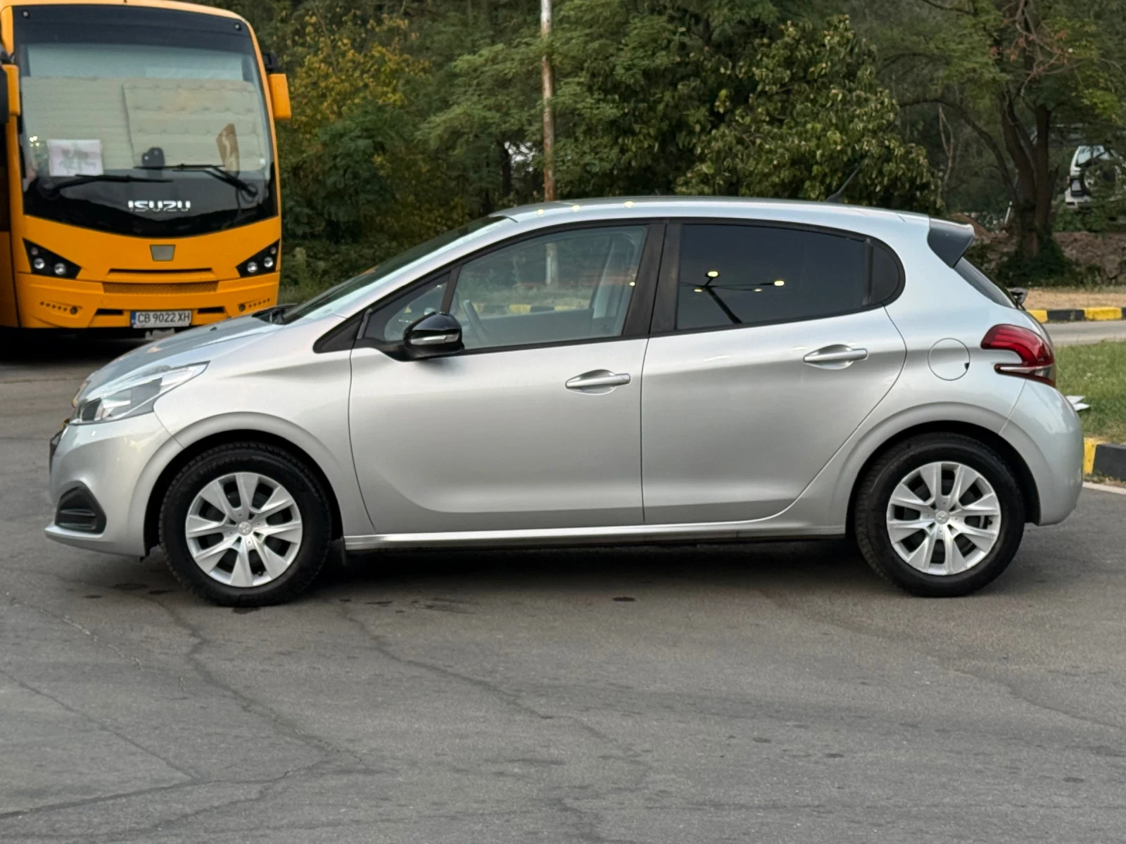 Peugeot 208 1.6HDI GT/Нави/Лед/Климатроник, снимка 9 - Автомобили и джипове - 55791373