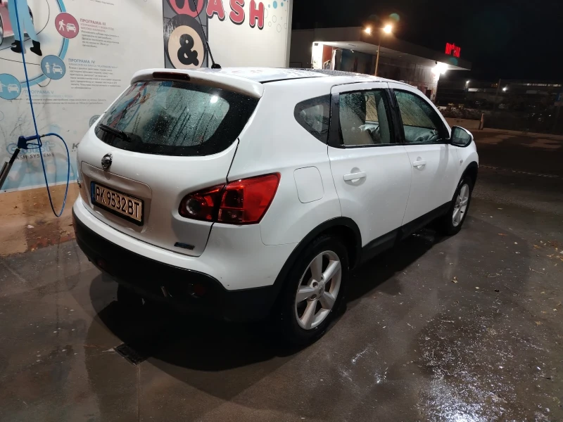 Nissan Qashqai 1.5dci, снимка 9 - Автомобили и джипове - 47907521