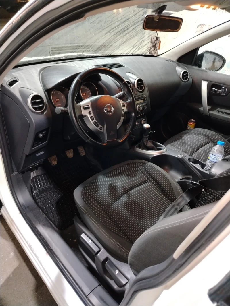 Nissan Qashqai 1.5dci, снимка 11 - Автомобили и джипове - 47907521