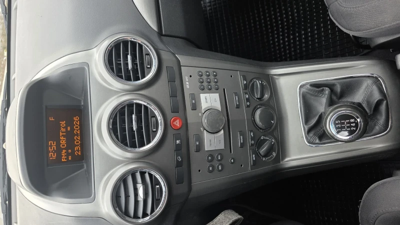 Opel Antara 2.0 CDTI  Климатик, снимка 13 - Автомобили и джипове - 53594779