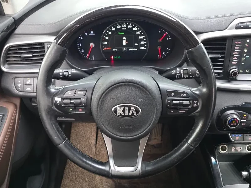 Kia Sorento 2.2 CRDI 4WD - ���� 30% ����� | Mobile.bg � ����������� 15