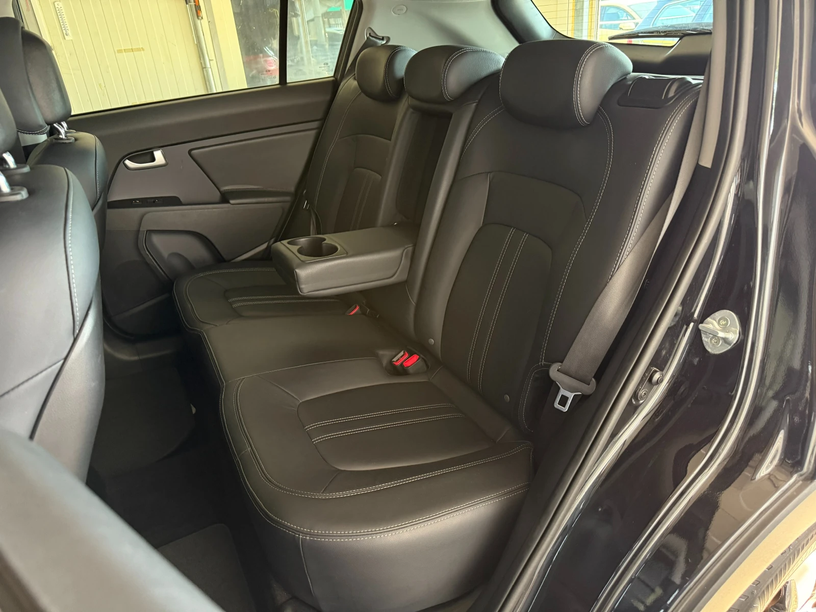 Kia Sportage 2.0i* 4x4* СЕРВИЗНА КНИЖКА С ПЪЛНА ИСТОРИЯ В KIA - изображение 9
