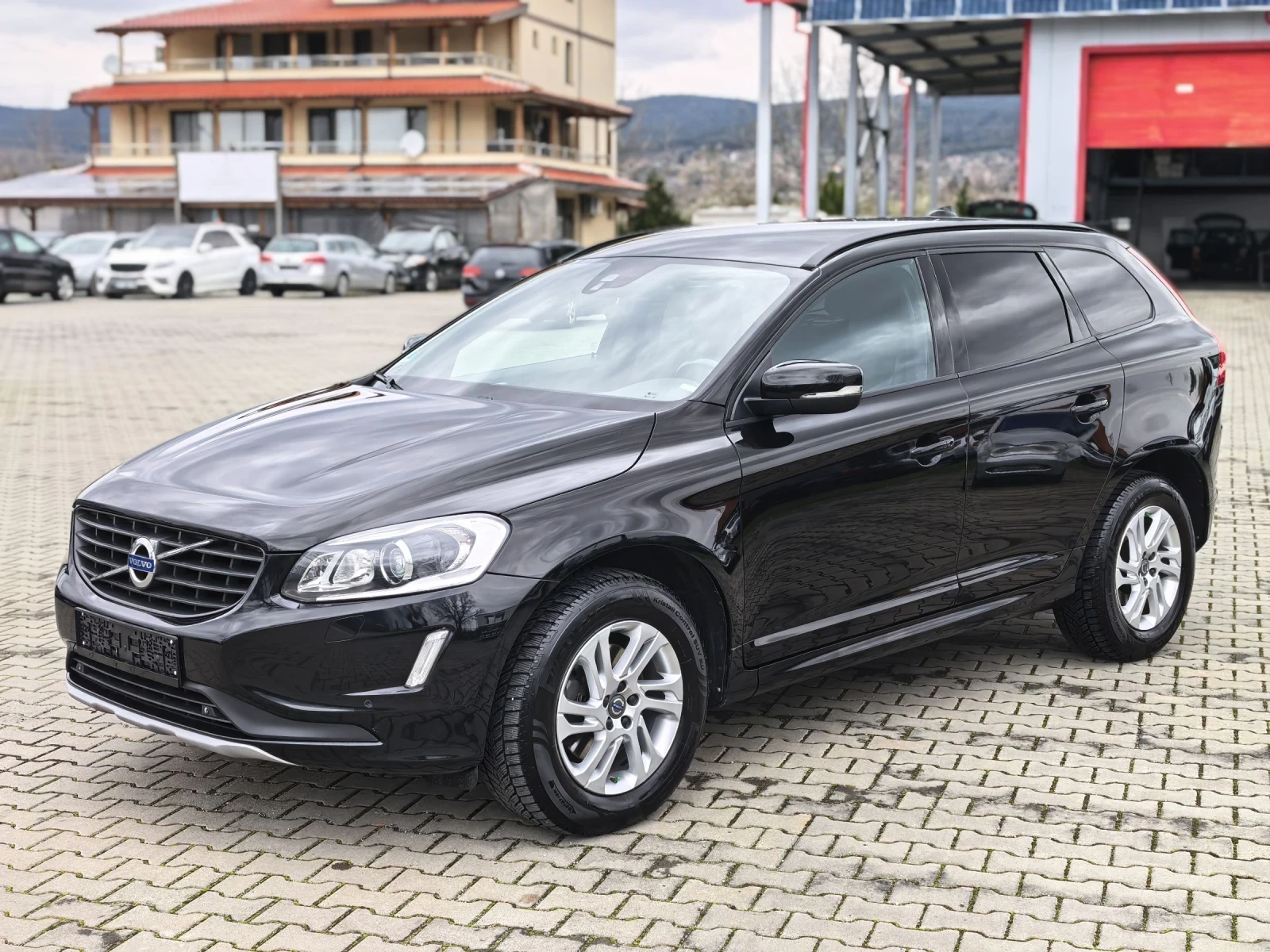 Volvo XC60 РЪЧКА 4Х4 2.4 190КС 2015г, снимка 2 - Автомобили и джипове - 54033831
