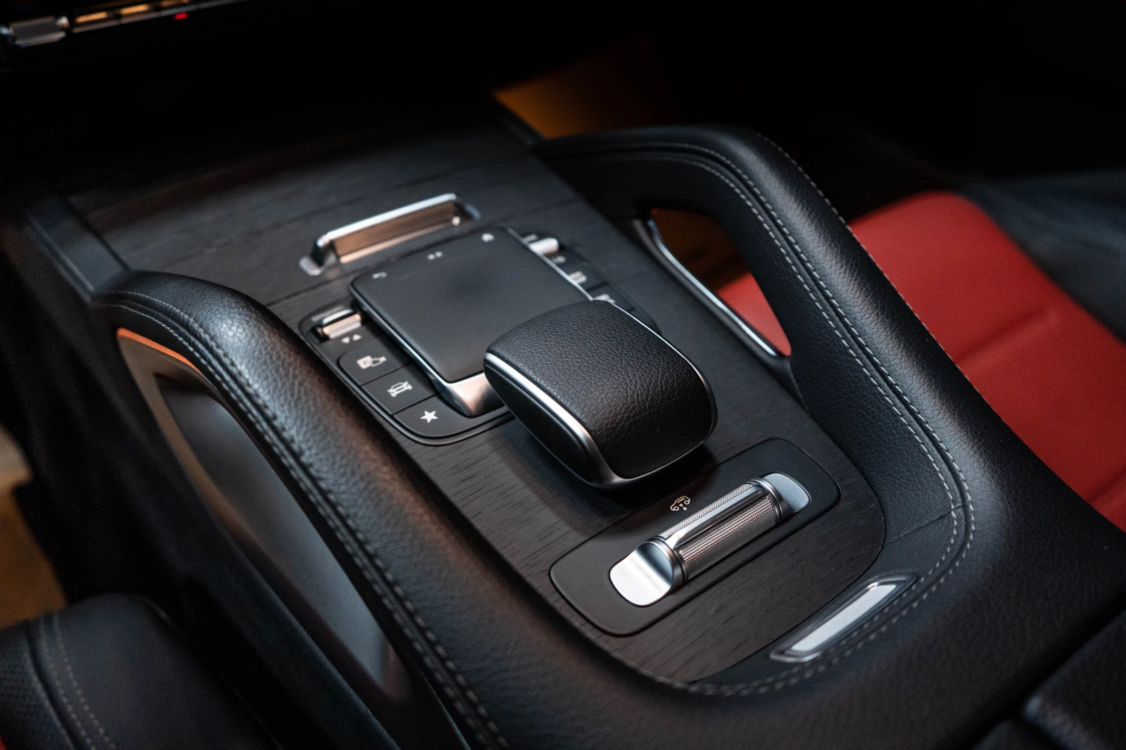 Mercedes-Benz GLE 400 d Coupe 4M AMG* Air* Distronic* , снимка 10 - Автомобили и джипове - 54118187