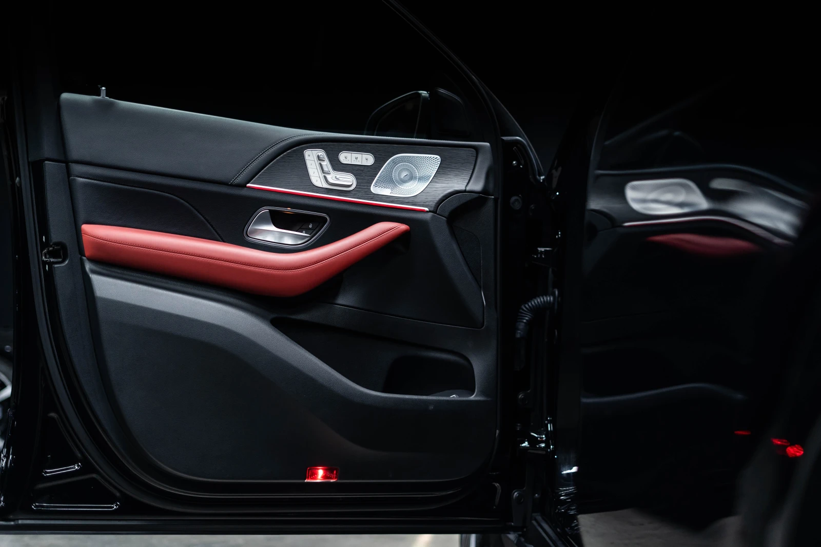 Mercedes-Benz GLE 400 d Coupe 4M AMG* Air* Distronic* , снимка 7 - Автомобили и джипове - 54118187