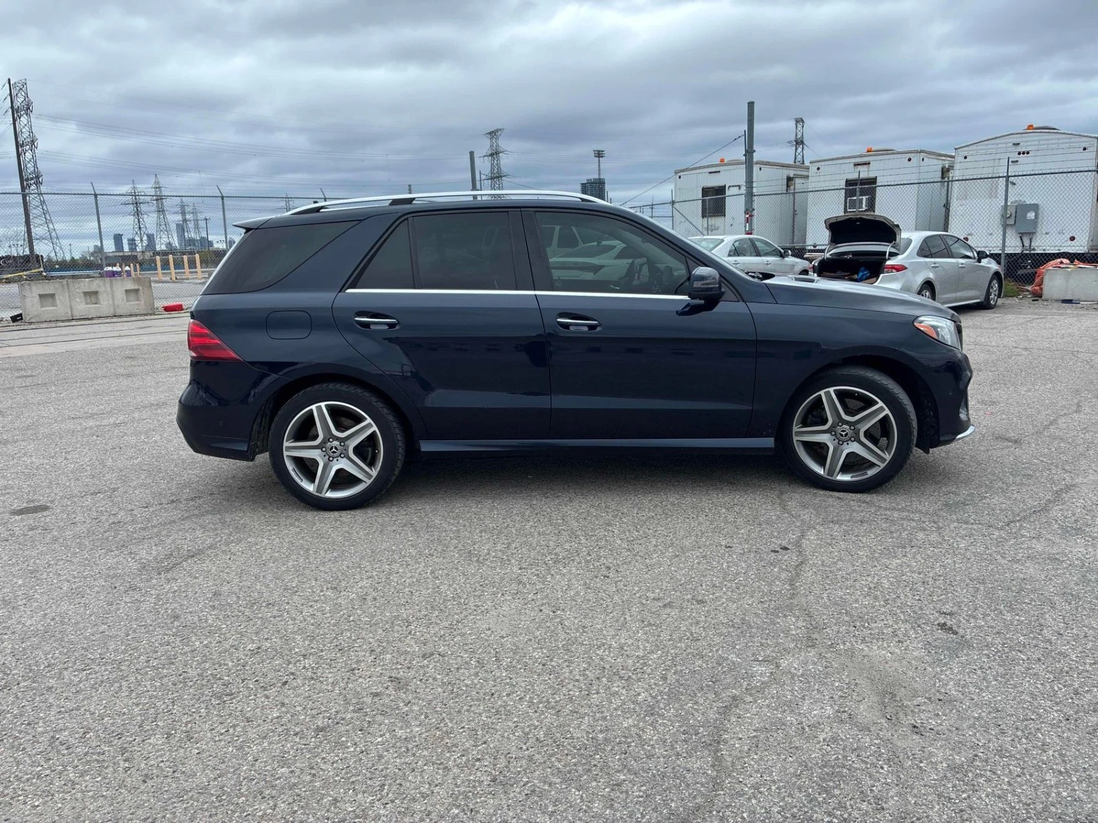 Mercedes-Benz GLE 400 AMG* BURMESTER* ПОДГРЕВ* 360, снимка 3 - Автомобили и джипове - 54558021