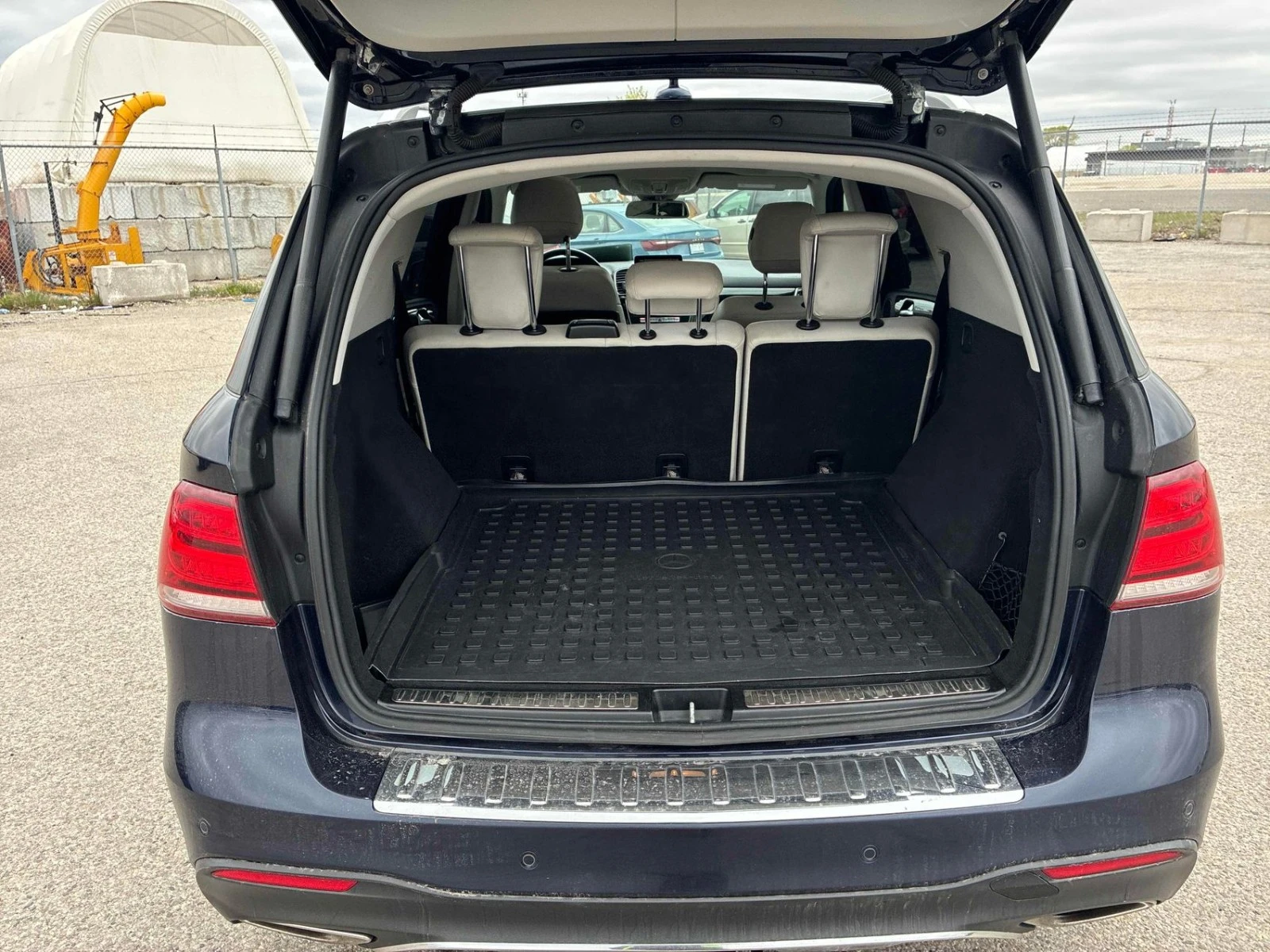 Mercedes-Benz GLE 400 AMG* BURMESTER* ПОДГРЕВ* 360, снимка 15 - Автомобили и джипове - 54558021