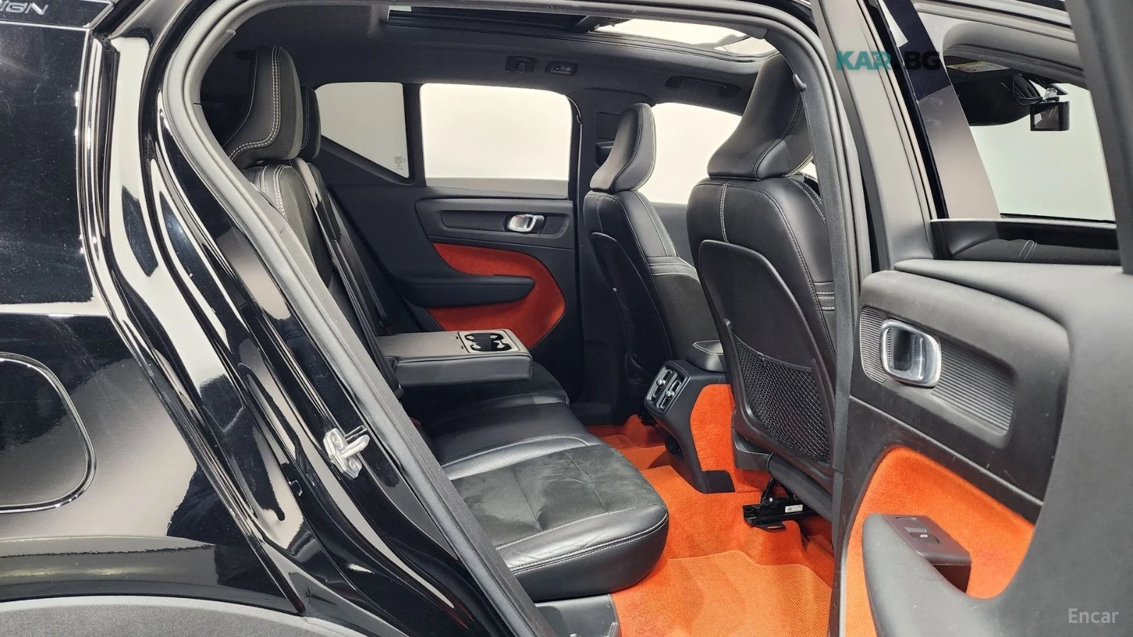 Volvo XC40 T4* R-Design* DISTRONIC* КАМЕРА* ПАНОРАМА* ПОДГРЕВ, снимка 10 - Автомобили и джипове - 54868287