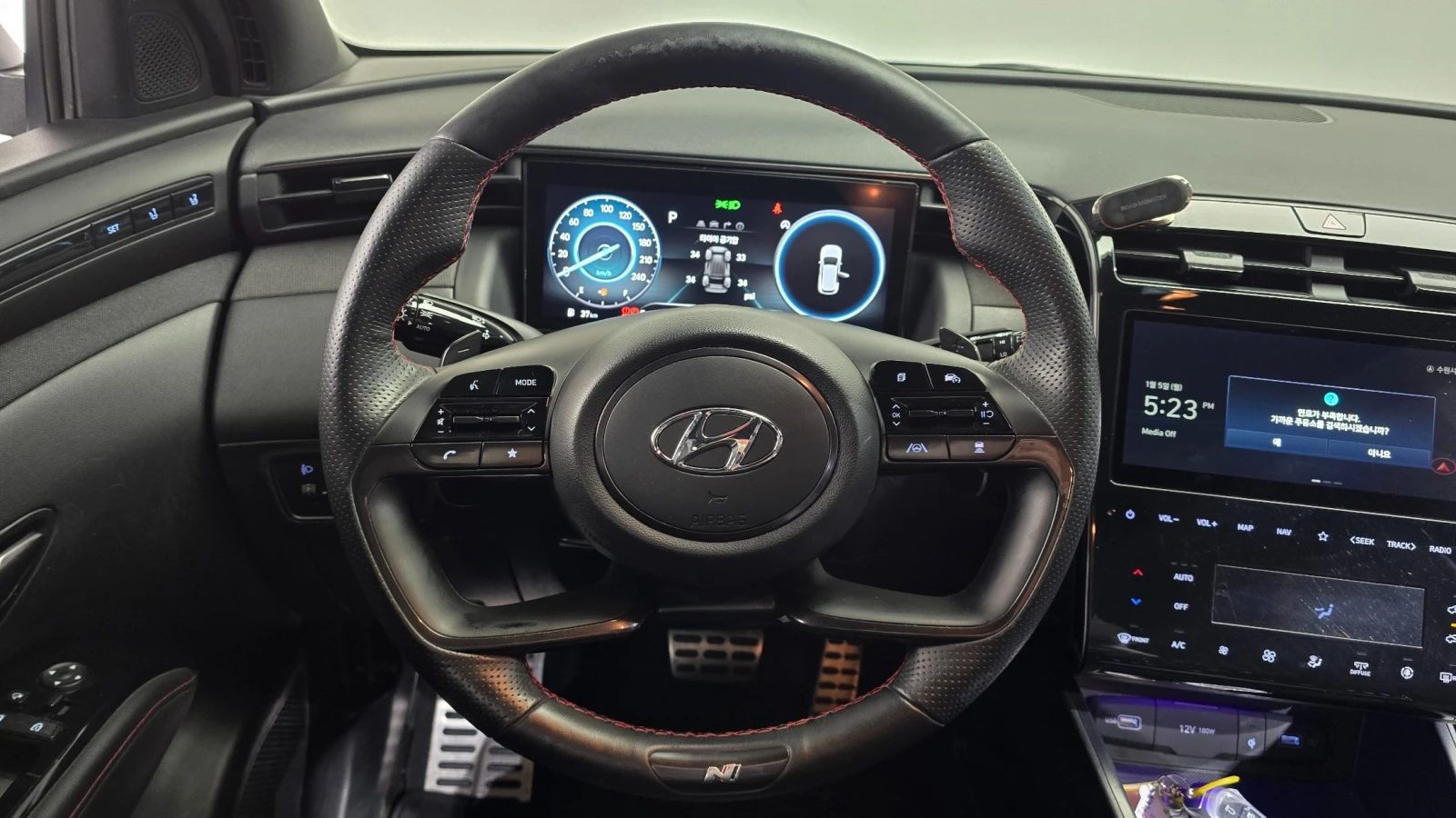 Hyundai Tucson, снимка 7 - Автомобили и джипове - 54895594