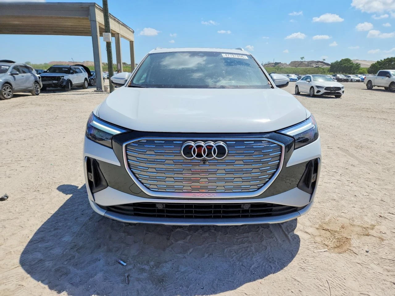 Audi Q4 E-TRON PRESTIGE/FULL/360CAM, снимка 2 - Автомобили и джипове - 55252506