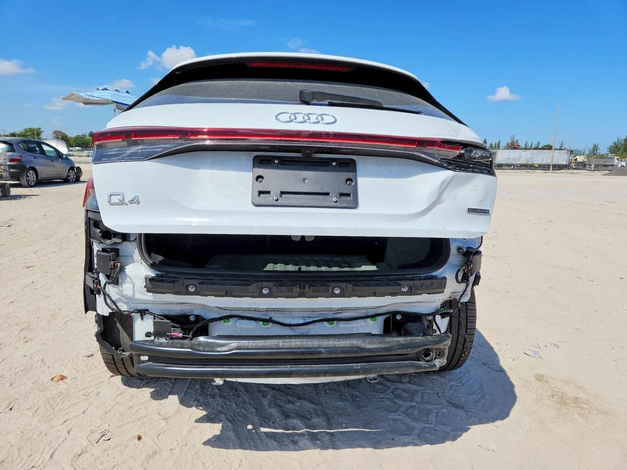 Audi Q4 E-TRON PRESTIGE/FULL/360CAM, снимка 5 - Автомобили и джипове - 55252506