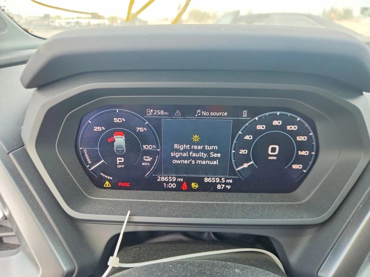 Audi Q4 E-TRON PRESTIGE/FULL/360CAM, снимка 9 - Автомобили и джипове - 55252506