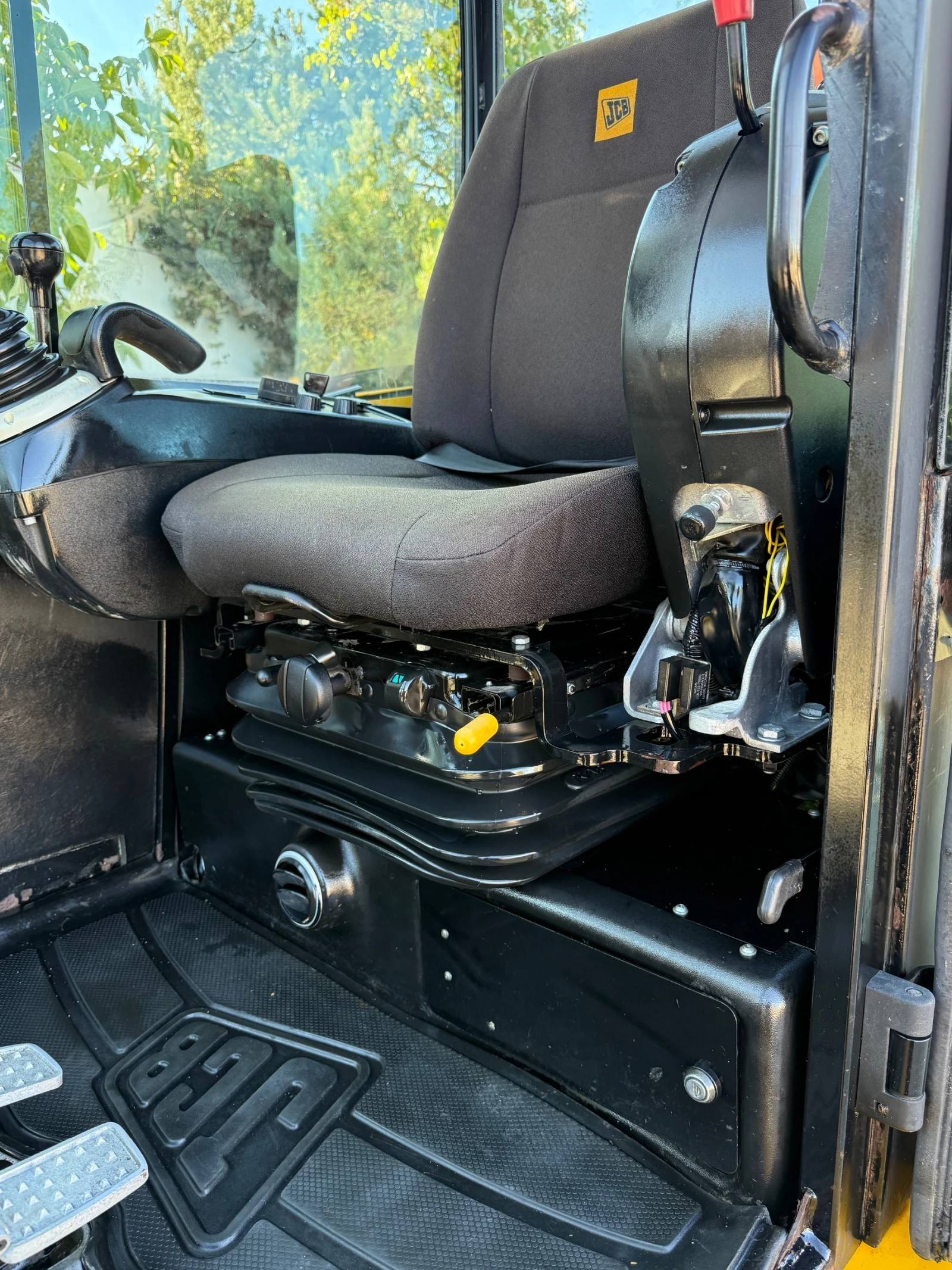  JCB 8065  | Mobile.bg   17