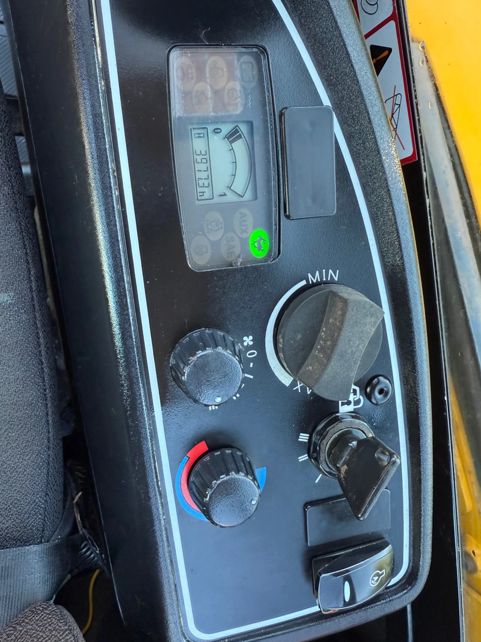  JCB 8065  | Mobile.bg   15