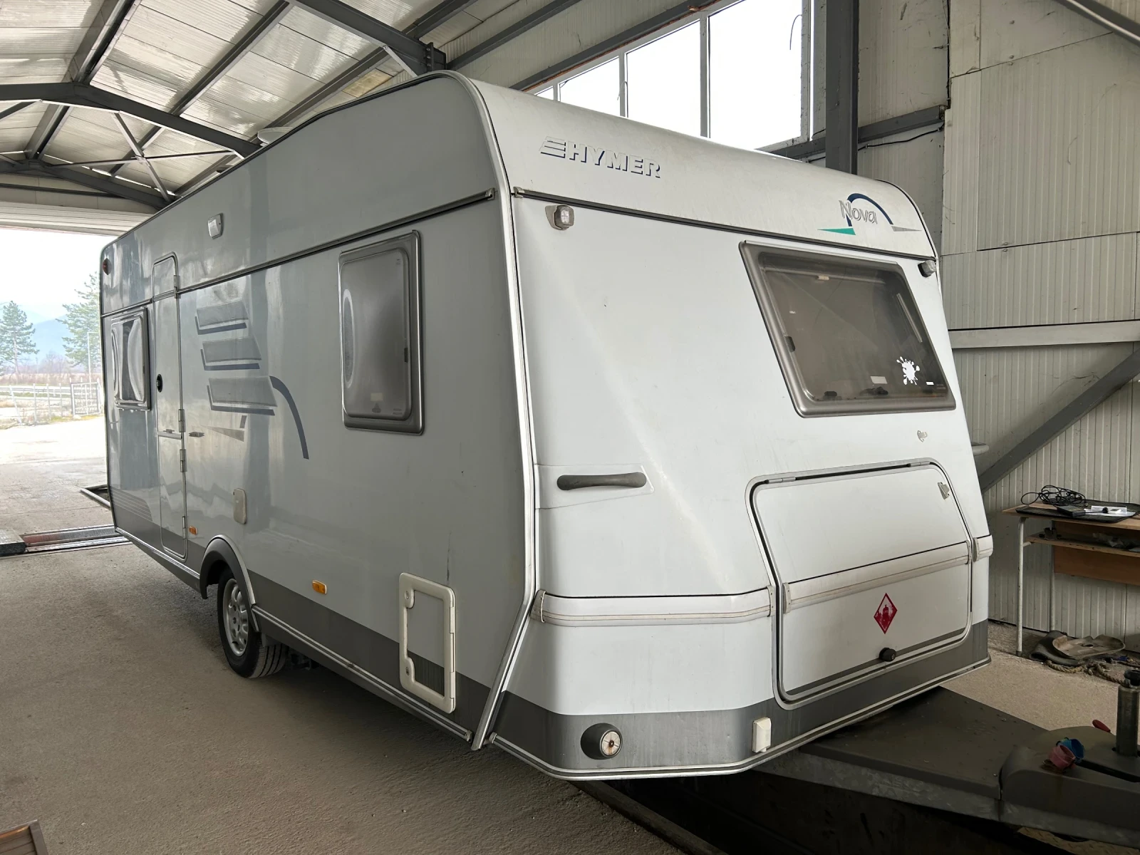 Каравана HYMER / ERIBA Nova 546, снимка 4 - Каравани и кемпери - 55260866