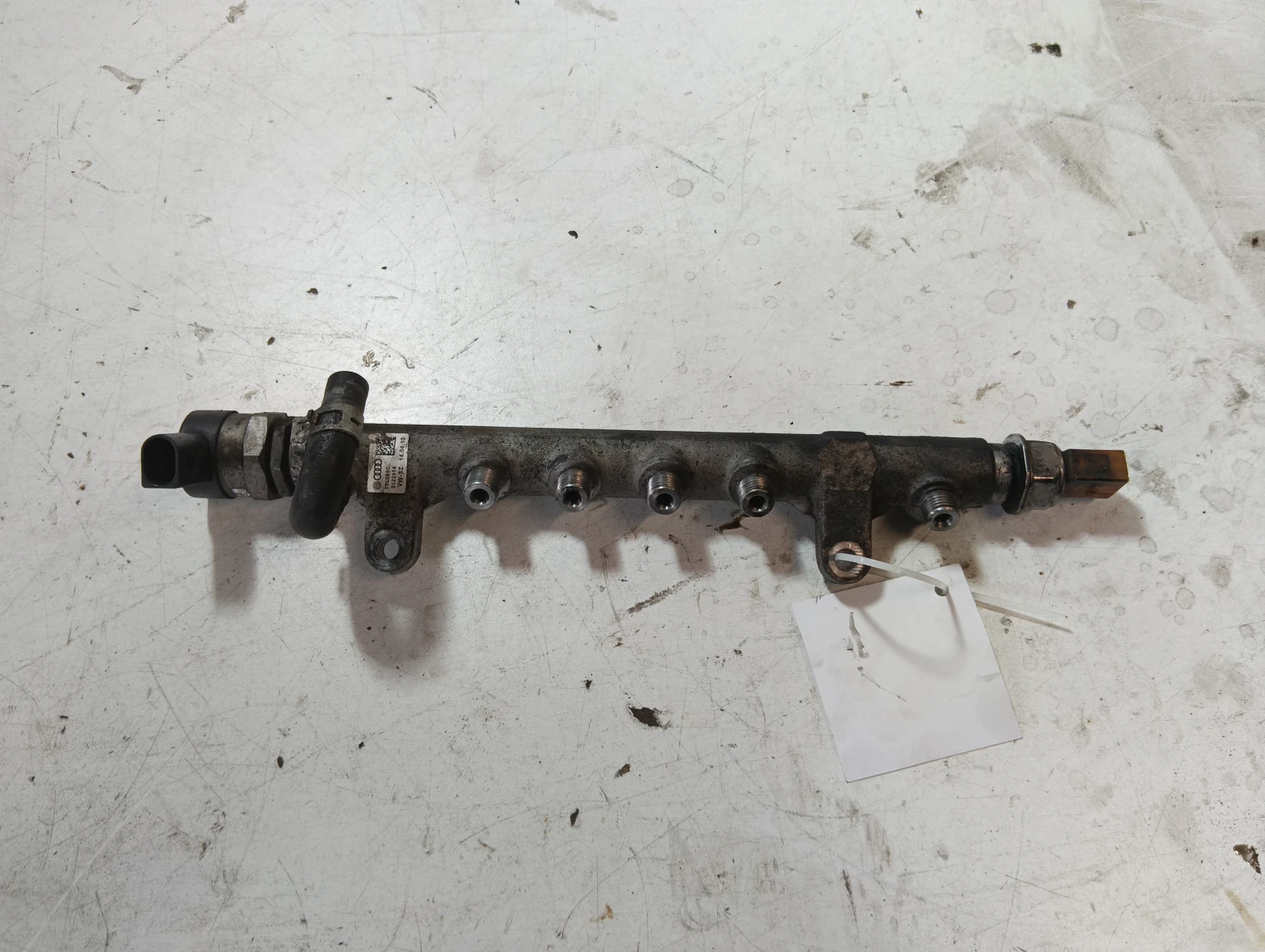 горивна рейка 2.0 TDI 03L089G 03L089C 057130764H 03L906051 VW Tiguan