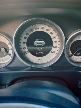 Mercedes-Benz E 200, снимка 16