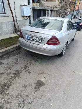 Mercedes-Benz 220 Седан, снимка 5