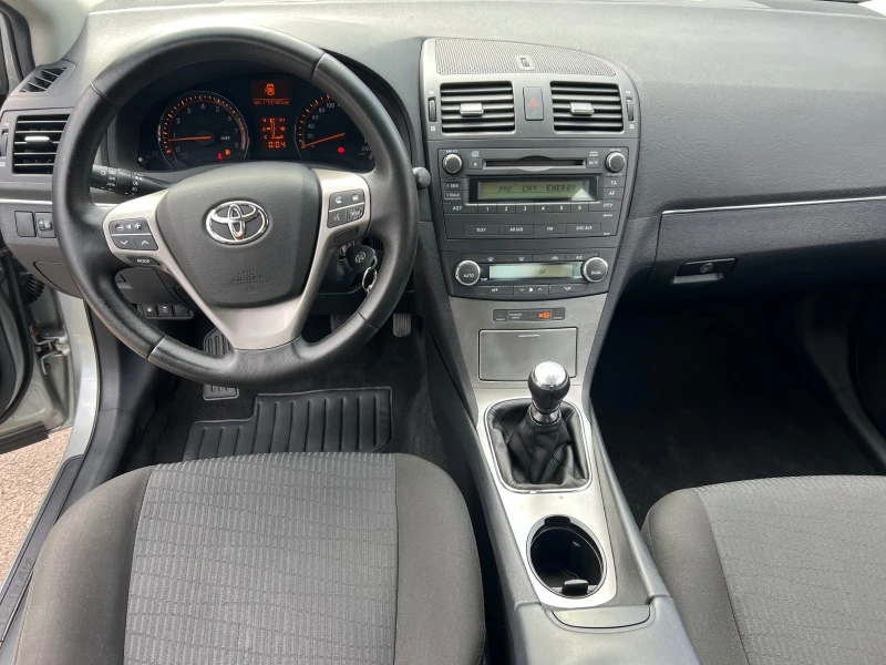 Toyota Avensis 1.6-SOLL, снимка 9 - Автомобили и джипове - 47076190